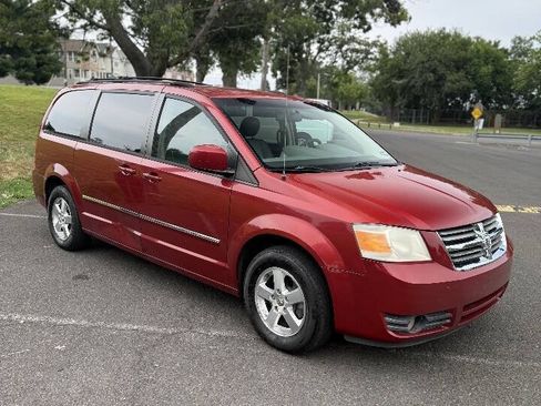 Used 2008 Dodge Grand Caravan SXT w/ Entertainment Group 2 FWD image 8