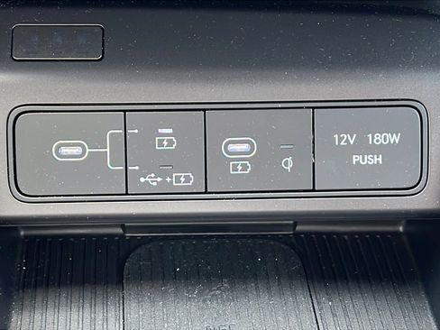 Certified 2024 Hyundai Kona Limited FWD image 19