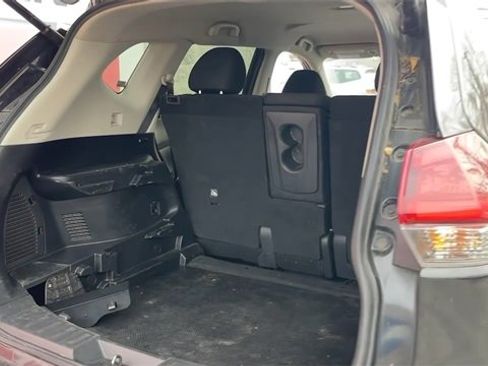 Used 2018 Nissan Rogue SV image 20