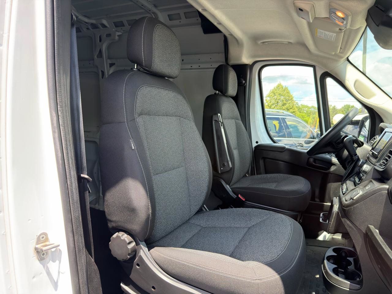 Used 2024 RAM ProMaster 2500 w/ Convenience Group FWD image 12