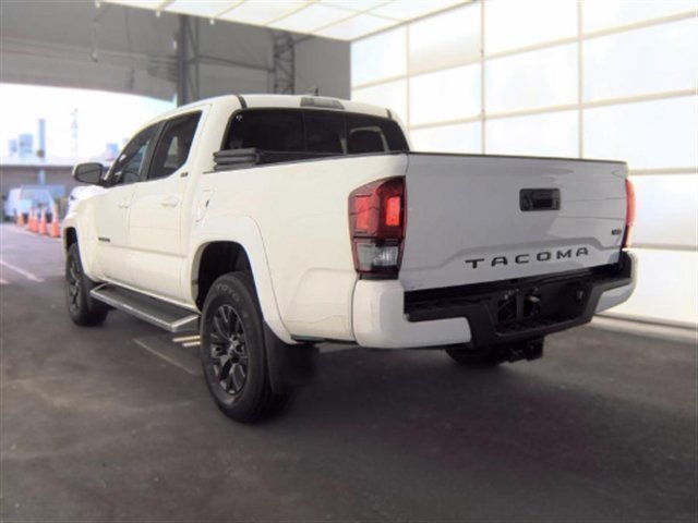 Used 2022 Toyota Tacoma SR5 w/ Technology Package RWD image 2
