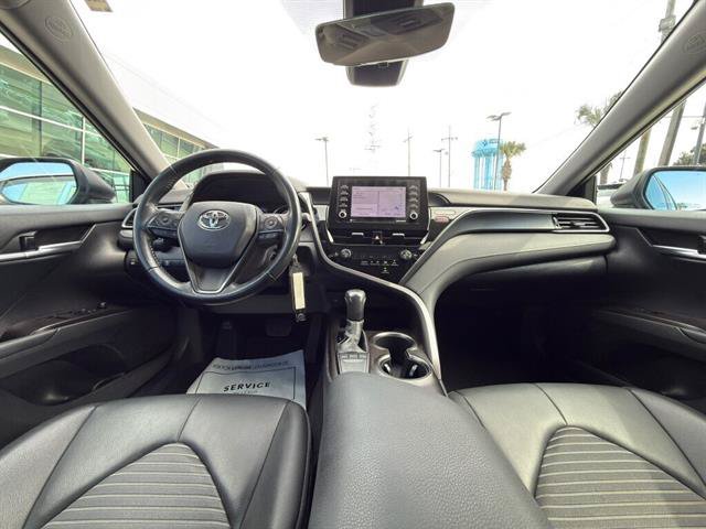 Used 2022 Toyota Camry SE FWD image 11