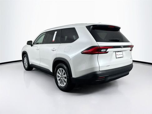 Certified 2024 Toyota Grand Highlander XLE image 2