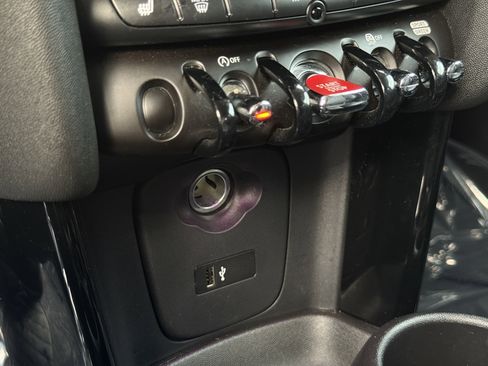 Used 2019 MINI Cooper S image 21