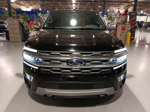 Used 2024 Ford Expedition Platinum AWD/4WD image 6