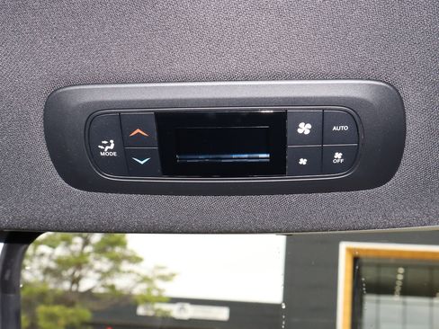 New 2026 Chrysler Pacifica Select image 20