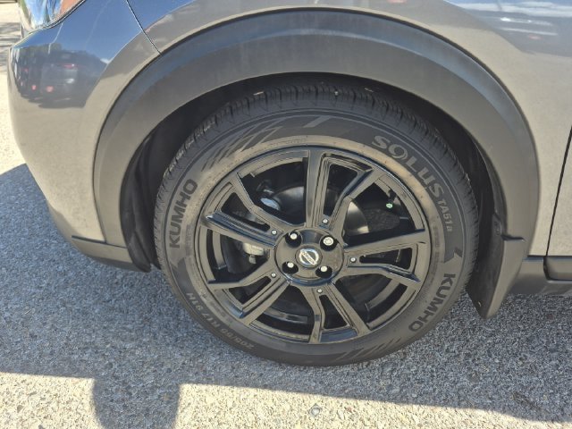 Used 2019 Nissan Kicks SR w/ SR Premium Package FWD image 25