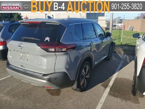 Used 2021 Nissan Rogue SL w/ Premium Package image 3
