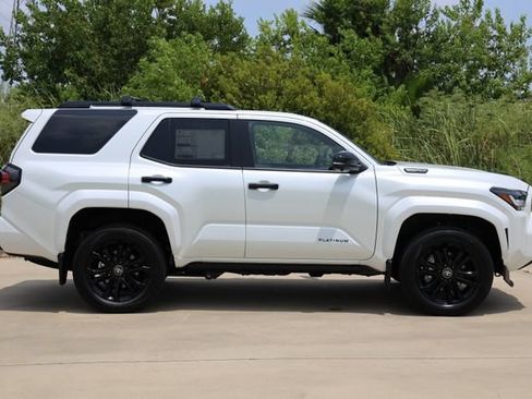 New 2026 Toyota 4Runner Platinum AWD/4WD image 4