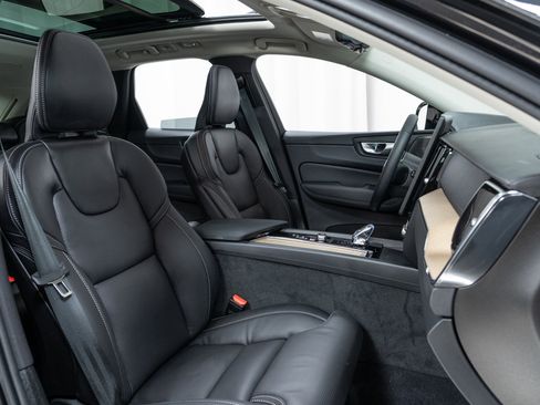 Used 2026 Volvo XC60 B5 Ultra w/ Protection Package Premier image 22