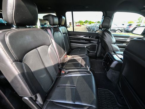 Used 2024 Jeep Wagoneer 4WD image 30