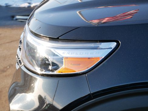 Used 2023 Ford Explorer XLT w/ Equipment Group 202A image 16