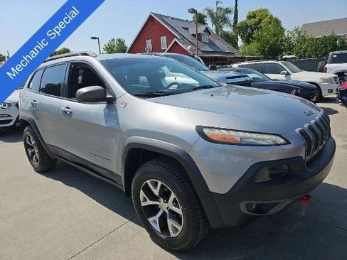 Used 2014 Jeep Cherokee Trailhawk w/ Technology Group AWD/4WD image 2
