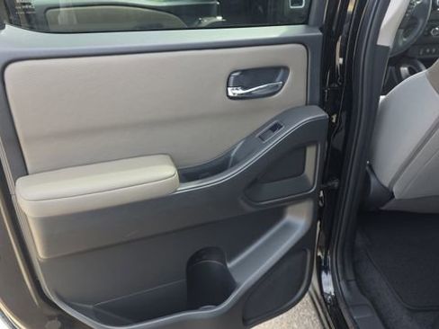 Used 2023 Nissan Frontier SV w/ SV Convenience Package image 15