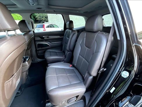 Certified 2022 Kia Telluride SX w/ Towing Package image 15