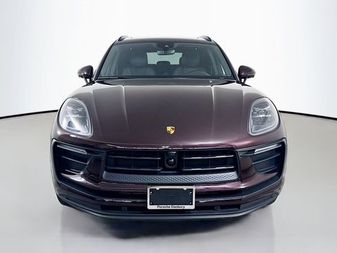 Certified 2023 Porsche Macan image 6