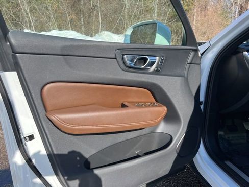 Certified 2022 Volvo XC60 T8 Inscription Expression image 27