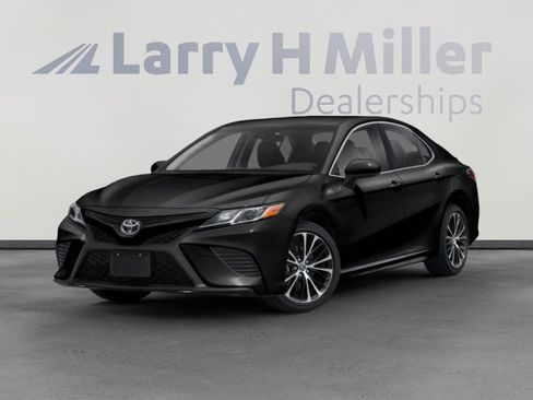 Used 2020 Toyota Camry SE w/ Carpet Mat Package FWD image 1