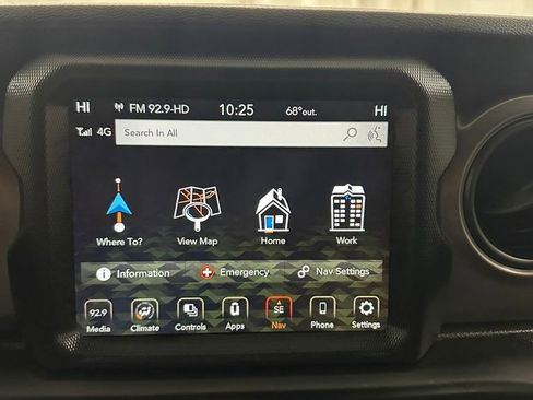 Used 2022 Jeep Gladiator Willys image 26