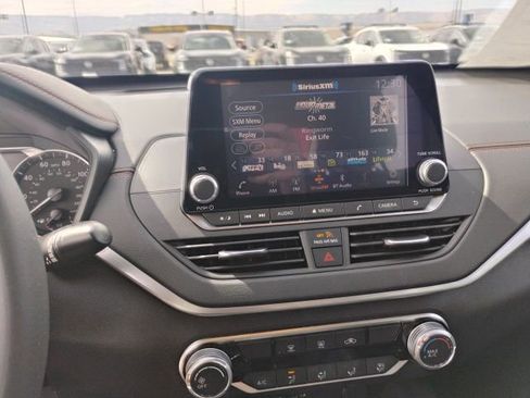 Used 2022 Nissan Altima 2.5 SR image 17