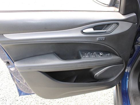 Used 2018 Alfa Romeo Stelvio Sport w/ Quick Order Package 22J Sport AWD/4WD image 22