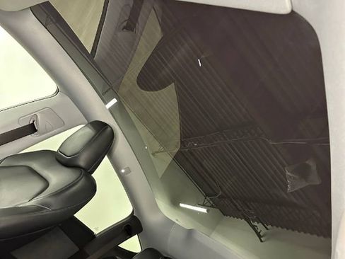 Used 2026 Tesla Model Y Long Range image 37