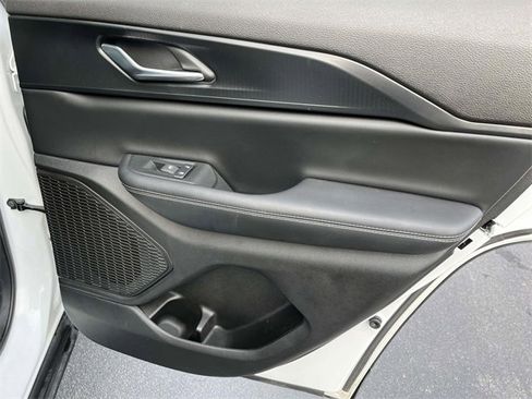 Used 2024 Jeep Grand Cherokee Altitude image 19