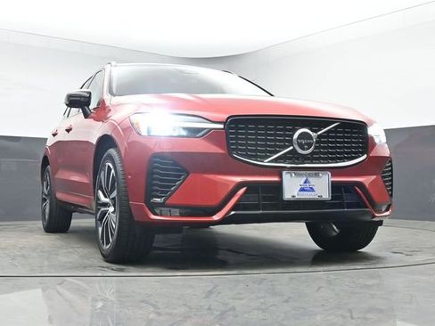 Used 2024 Volvo XC60 B5 Plus w/ Protection Package Premier image 37