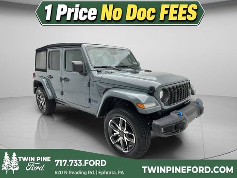 Used 2024 Jeep Wrangler Unlimited w/ Convenience Group AWD/4WD image 1