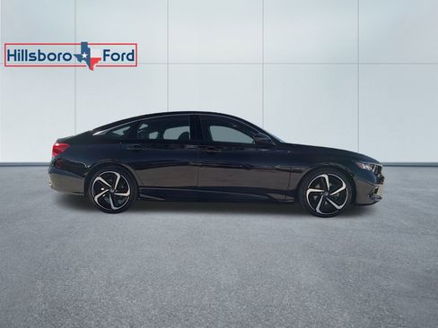 Used 2022 Honda Accord Sport image 4