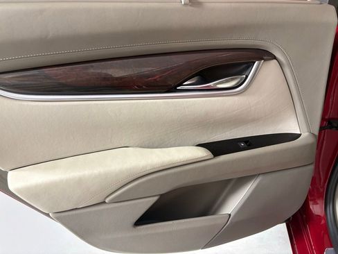 Used 2013 Cadillac XTS Platinum image 35