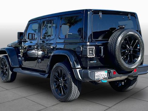 Used 2023 Jeep Wrangler Unlimited Sahara w/ Cold Weather Group AWD/4WD image 11