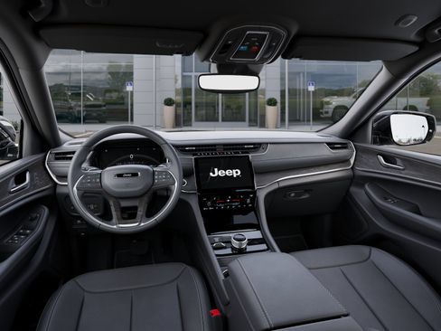 New 2025 Jeep Grand Cherokee L Limited image 14