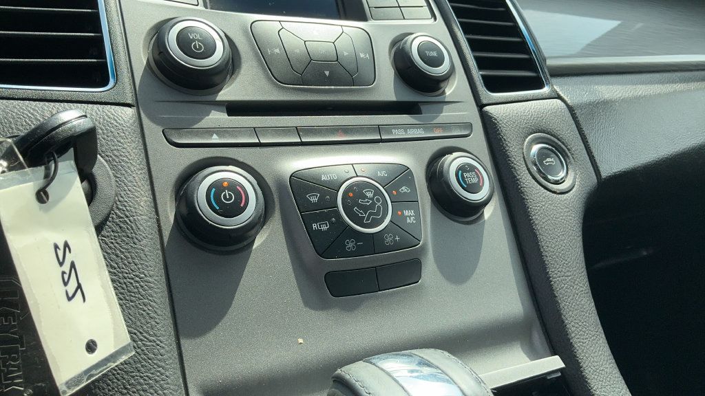 Used 2016 Ford Taurus SEL FWD image 14