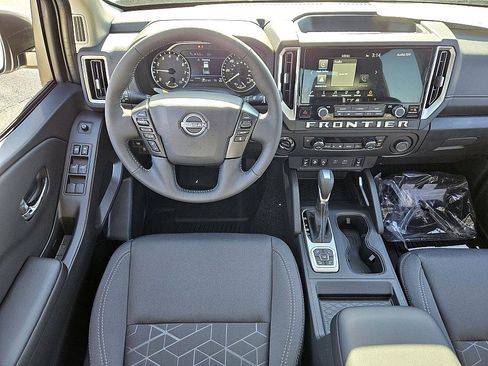 New 2026 Nissan Frontier SV image 9