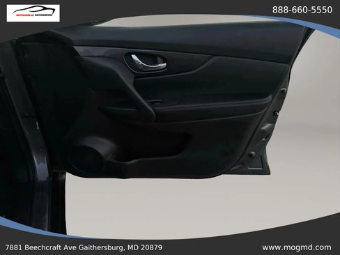 Used 2018 Nissan Rogue SV AWD/4WD image 21