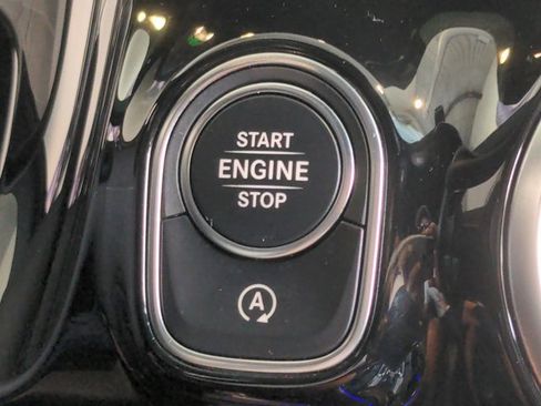 Certified 2021 Mercedes-Benz GLA 250 4MATIC image 26