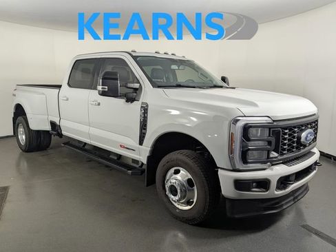 Used 2025 Ford F350 Lariat image 1