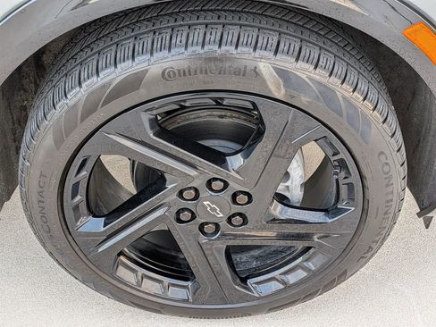 Used 2025 Chevrolet Equinox EV RS image 9