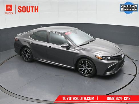 Used 2024 Toyota Camry SE image 48