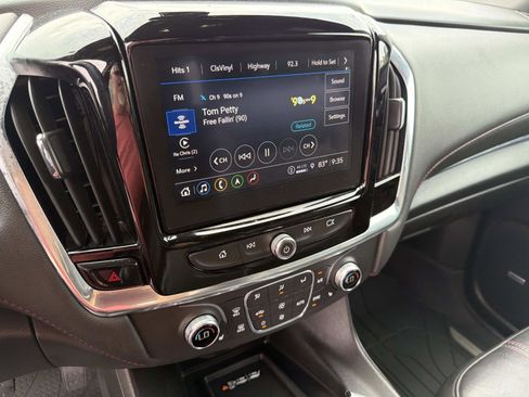 Certified 2023 Chevrolet Traverse RS FWD image 15