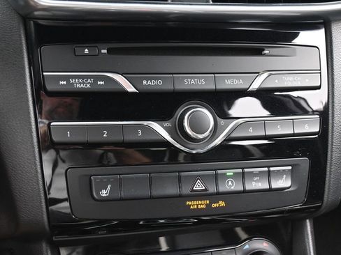 Used 2017 INFINITI QX30 Sport w/ Sport Leather Package image 25