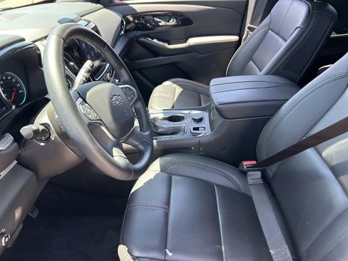 Used 2023 Chevrolet Traverse RS FWD image 10