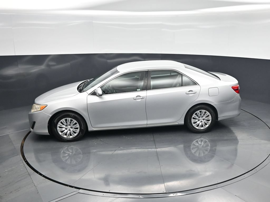 Used 2014 Toyota Camry LE FWD image 37