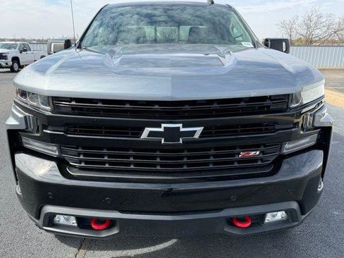 Used 2021 Chevrolet Silverado 1500 LT Trail Boss w/ Convenience Package II image 2