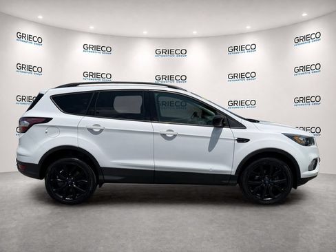 Used 2018 Ford Escape SE w/ SE Sport Appearance Package AWD/4WD image 8