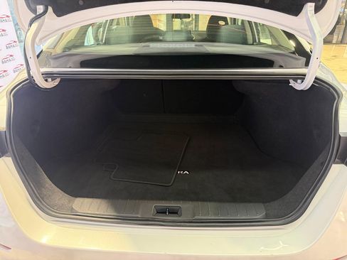 Used 2025 Nissan Sentra SV image 40