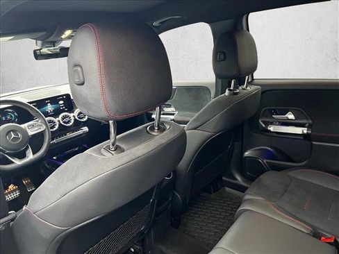 Used 2023 Mercedes-Benz GLB 250 image 17