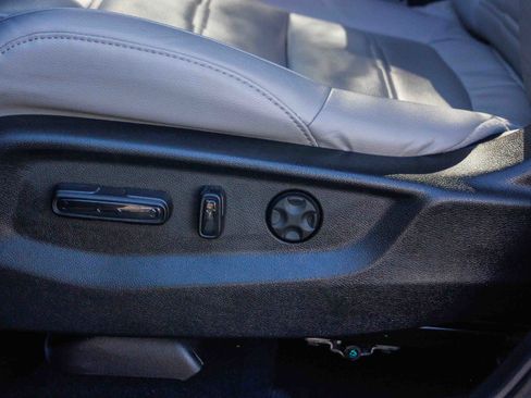 Used 2018 Honda CR-V Touring image 21