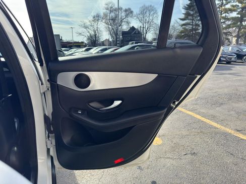 Used 2019 Mercedes-Benz GLC 300 image 32